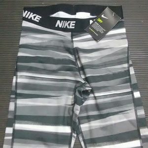 Brand New Nike Pro stretch leggings